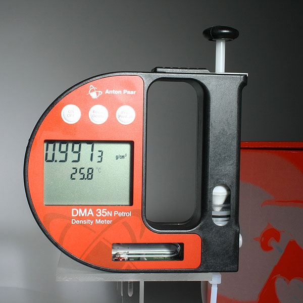 <b>DMA35 Ex Petrol 便攜式密度計(jì)-石化防爆型</b>